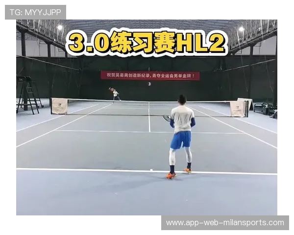 网球公开赛外场练习赛吸取赛场经验，网球场外指导