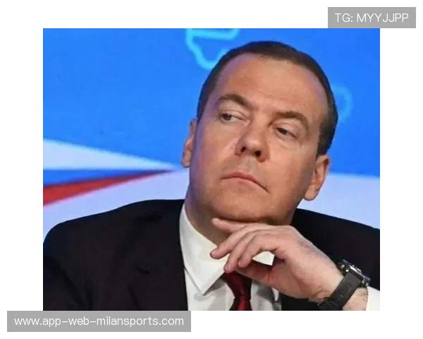 梅德韦杰夫防守稳健,锁定胜局,梅德韦杰夫吧 梅德韦杰夫防守稳健,锁定胜局,梅德韦杰夫吧