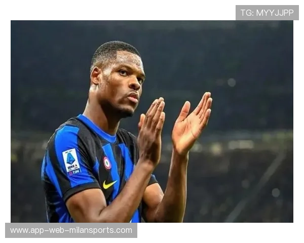 国际米兰官宣邓弗里斯拒绝利物浦5500万欧元报价并决定留队 国际米兰官宣邓弗里斯拒绝利物浦5500万欧元报价并决定留队